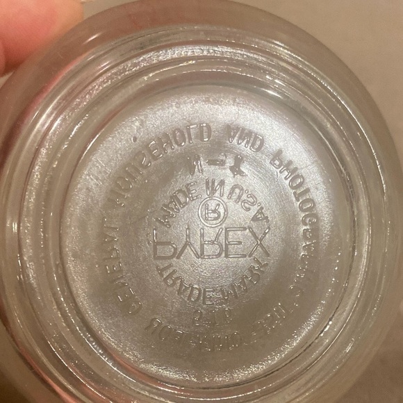 Vintage Pyrex Clear Measuring Cup with Red Markings #516 - Picture 4 of 4